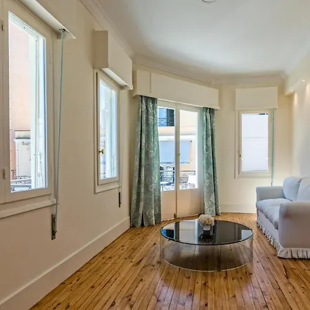 アパート Etoile Luxury アルゴストリオン