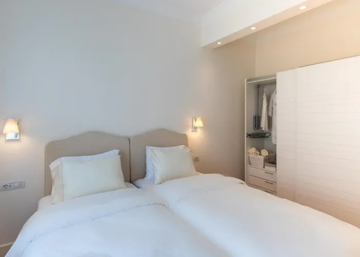 Etoile Luxury *