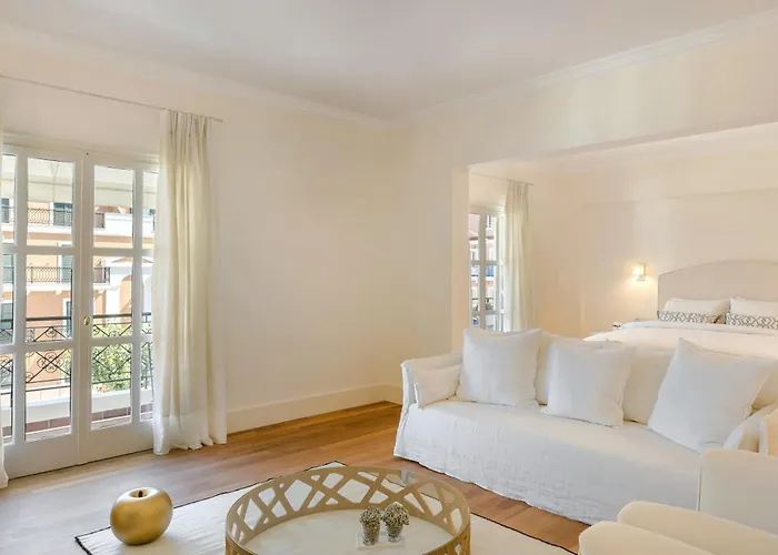 Etoile Luxury
