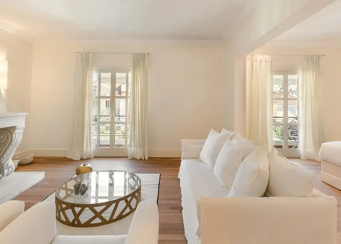 Etoile Luxury